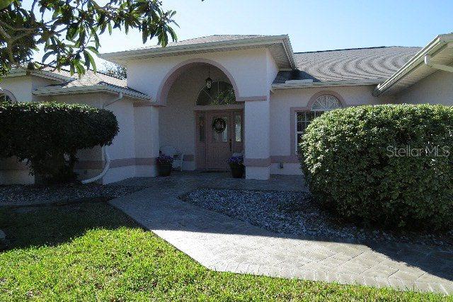 10 Craft Ct., Palm Coast, FL 32137