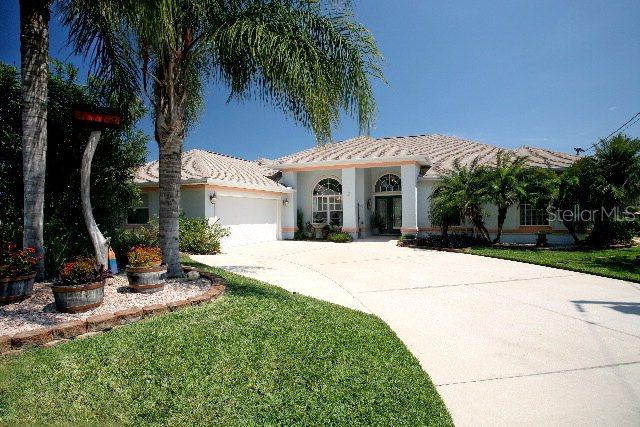 2 Cherrytree Ct., Palm Coast, FL 32137