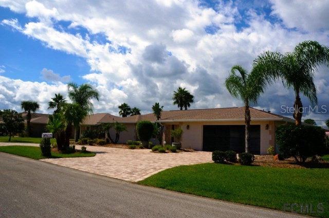 2 Clinton Ct., Palm Coast, FL 32137