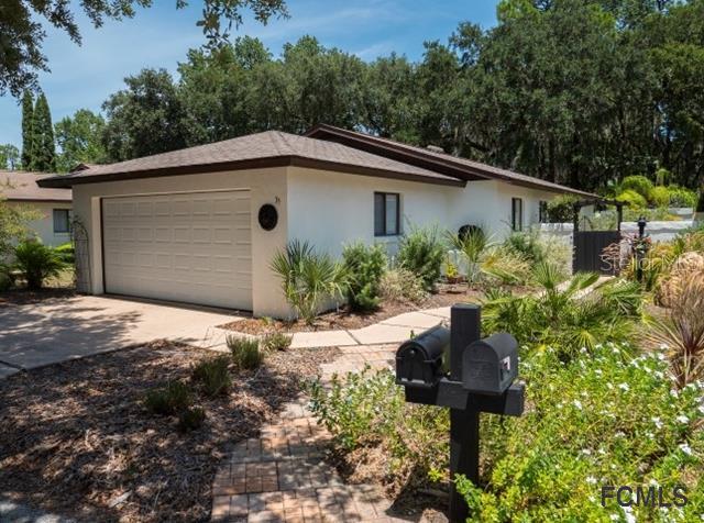 35 Club House Dr., Palm Coast, FL 32137