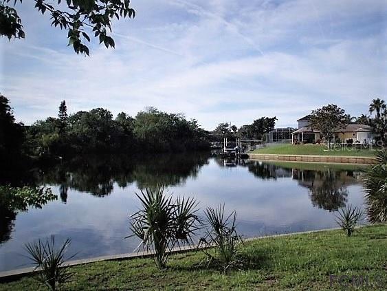 11 Craft Ct., Palm Coast, FL 32137