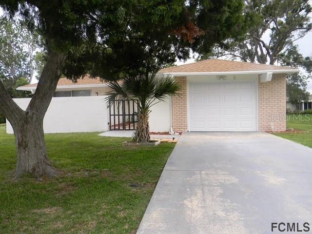 22 Farmbrook Ln., Palm Coast, FL 32137