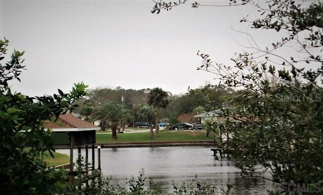 1 Conway Ct., Palm Coast, FL 32137