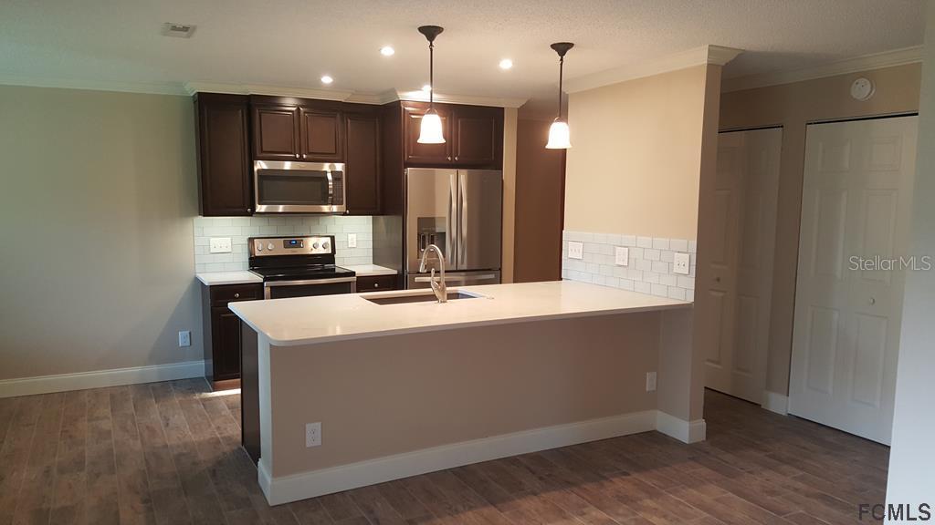 312 Palm Coast Pkwy. #202, Palm Coast, FL 32137