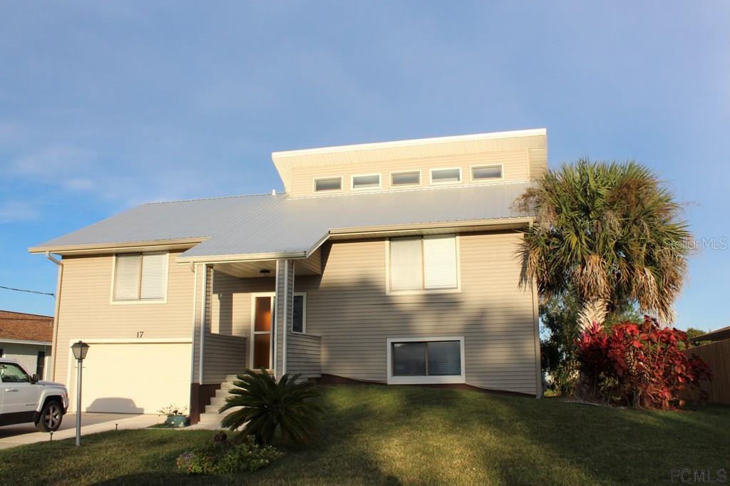 17 Clinton Ct., Palm Coast, FL 32137