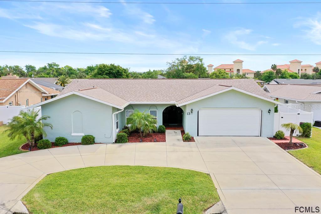 13 Classic Ct., Palm Coast, FL 32137
