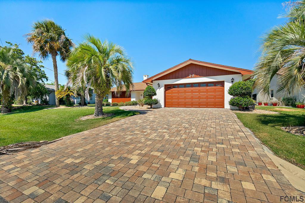 22 Cottonwood Ct., Palm Coast, FL 32137
