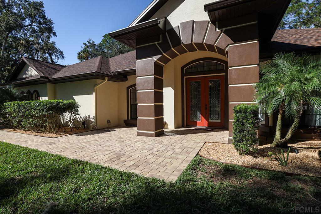 9 Laura Ct., Palm Coast, FL 32137