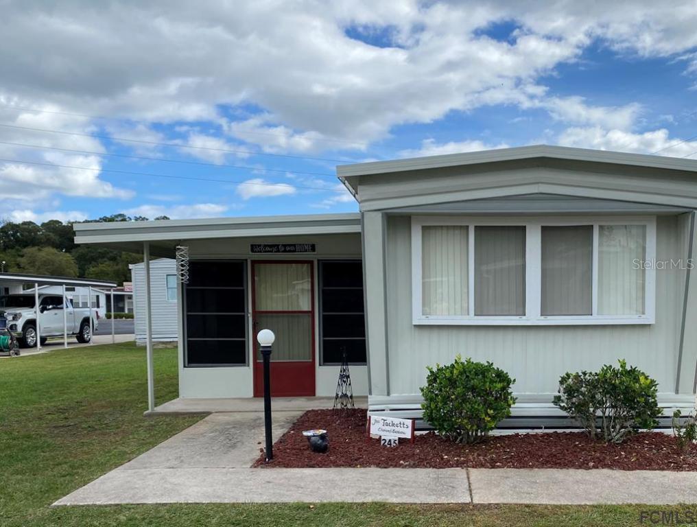 245 Rue De Fontaine, Tavares, FL 32778