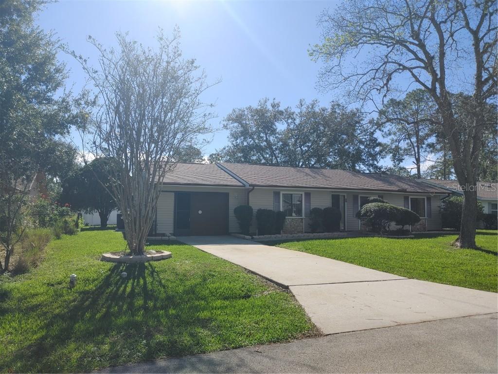 33 Wellstone Dr., Palm Coast, FL 32164