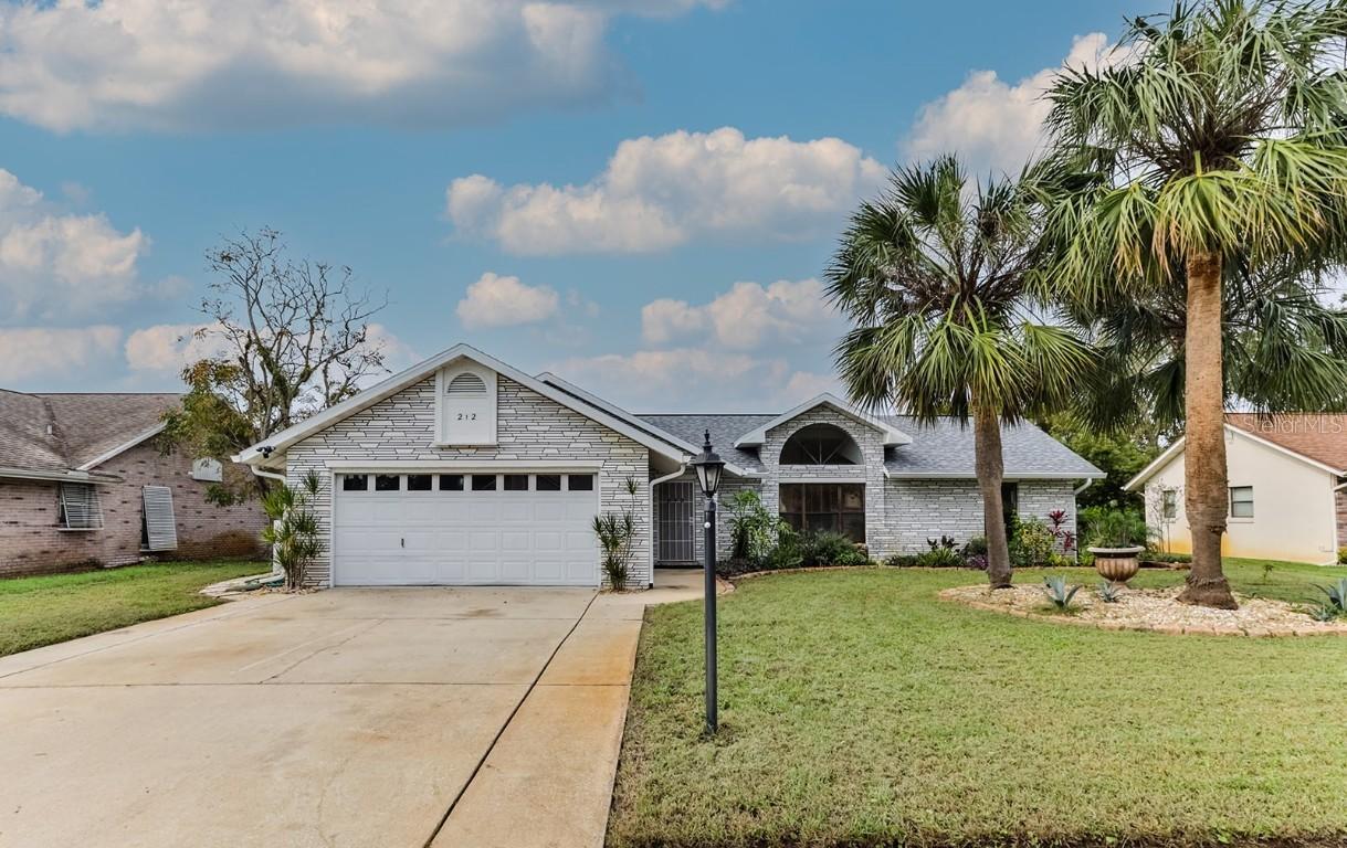 212 Meadow Lake Dr., Edgewater, FL 32141