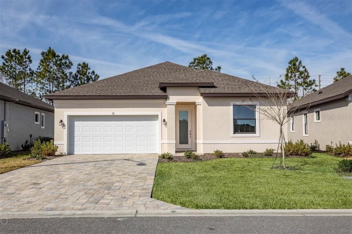 11 Green Cir., Palm Coast, FL 32164