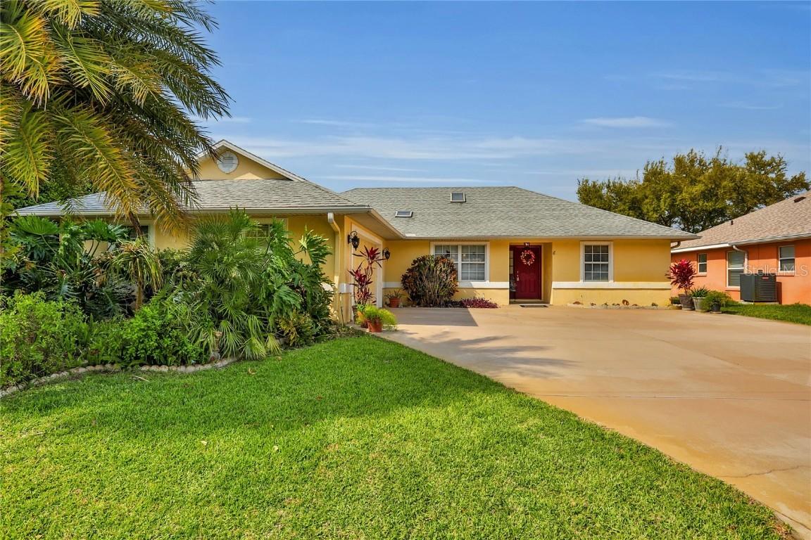 5 Commander Ct., Palm Coast, FL 32137