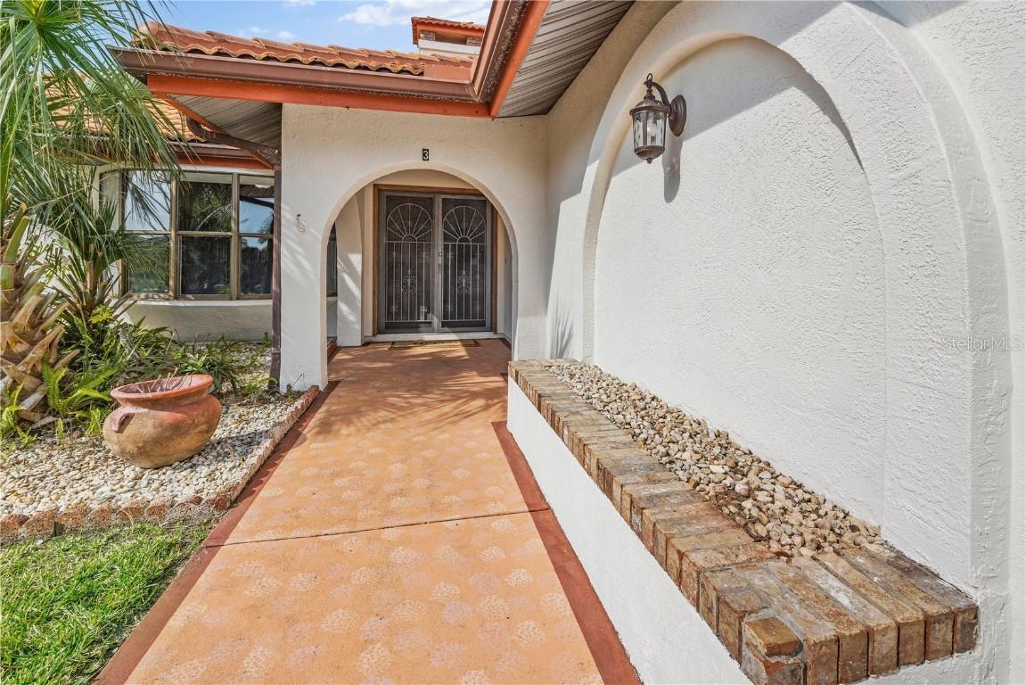 3 Center Pl., Palm Coast, FL 32137
