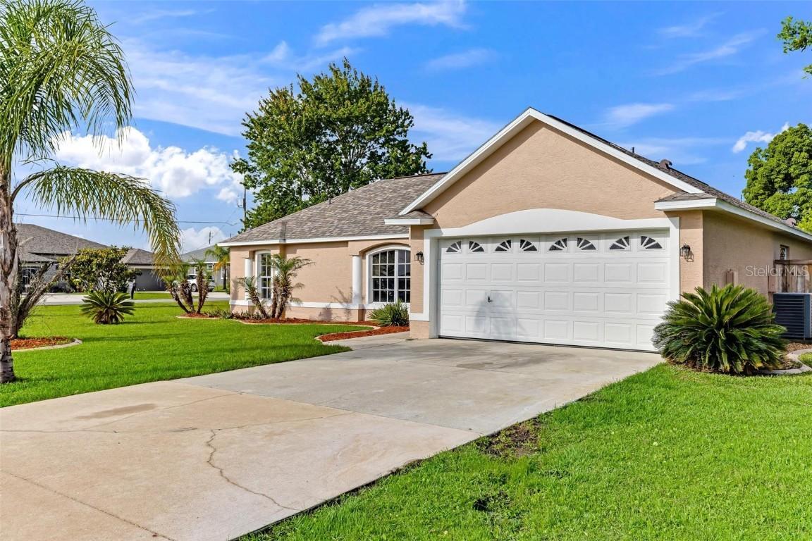 1 Linda Pl., Palm Coast, FL 32137
