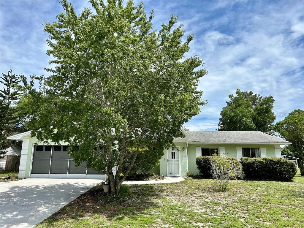 65 Blaine Dr., Palm Coast, FL 32137