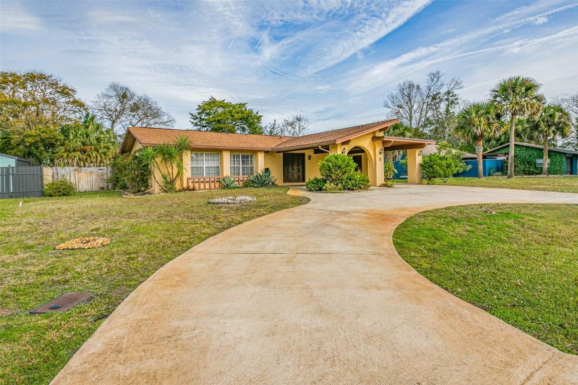 5 Clark Ln., Palm Coast, FL 32137