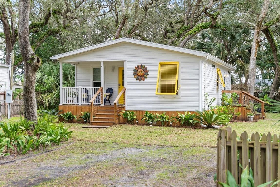 9 Cherokee Ave., Palm Coast, FL 32137