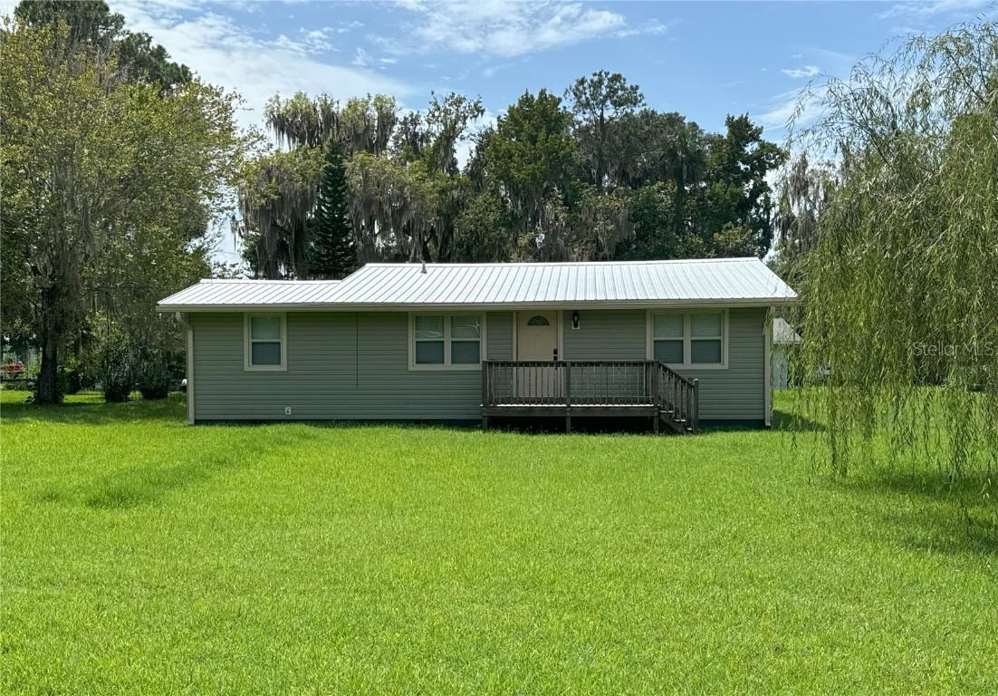 111 Elvira St., Crescent City, FL 32112