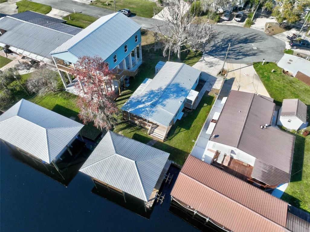 66 Carefree Dr., Welaka, FL 32193