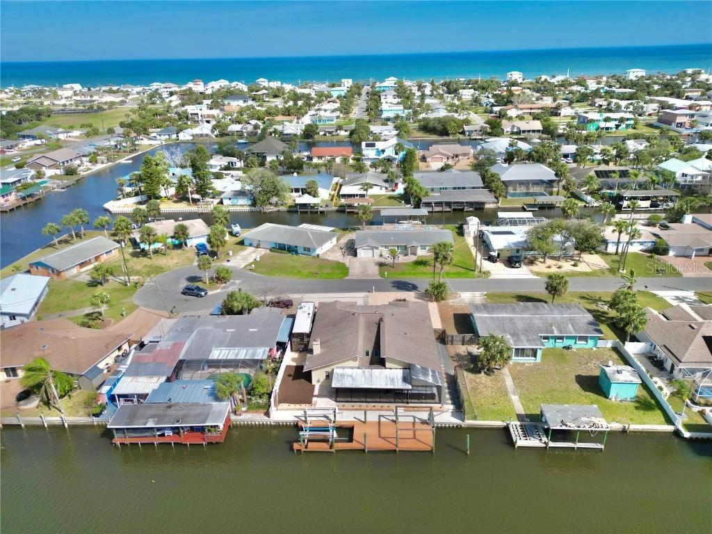 155 Avalon Ave., Flagler Beach, FL 32136