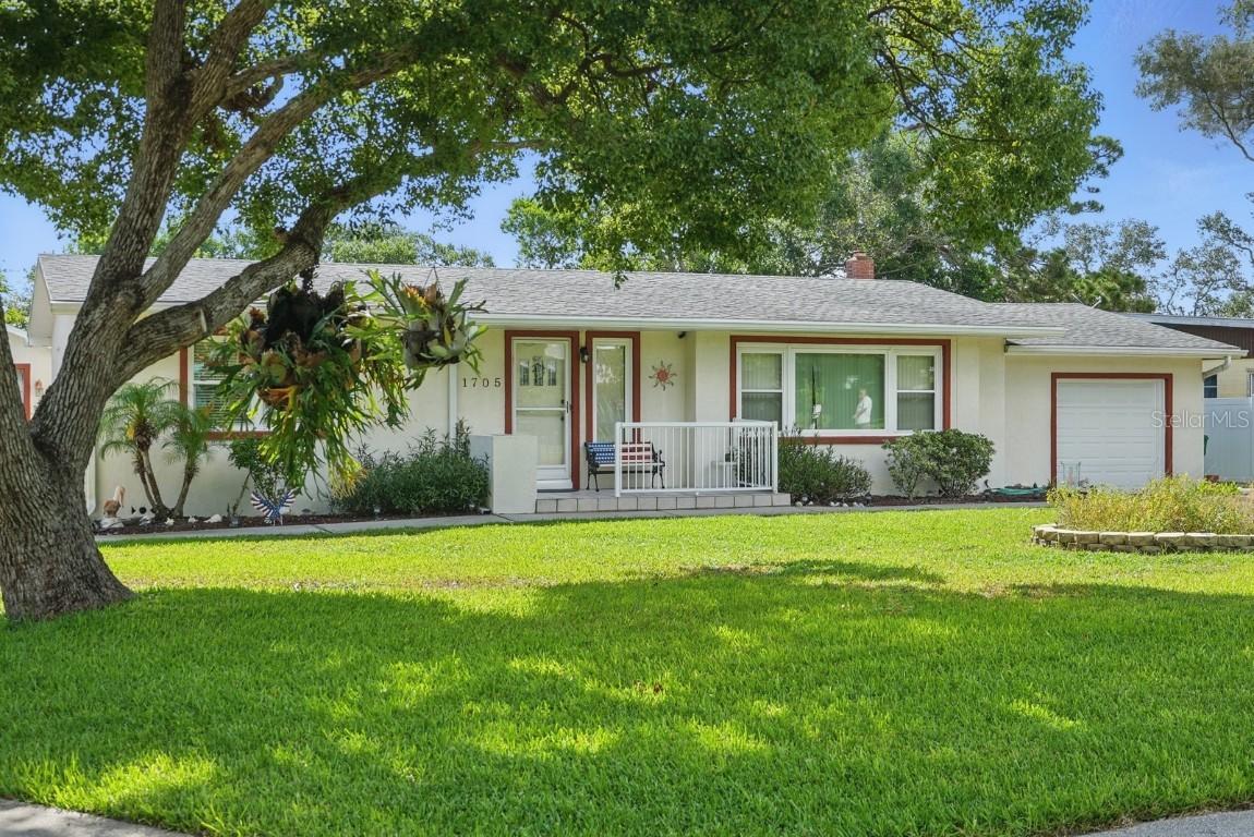 1705 Cordova Ave., Daytona Beach, FL 32117