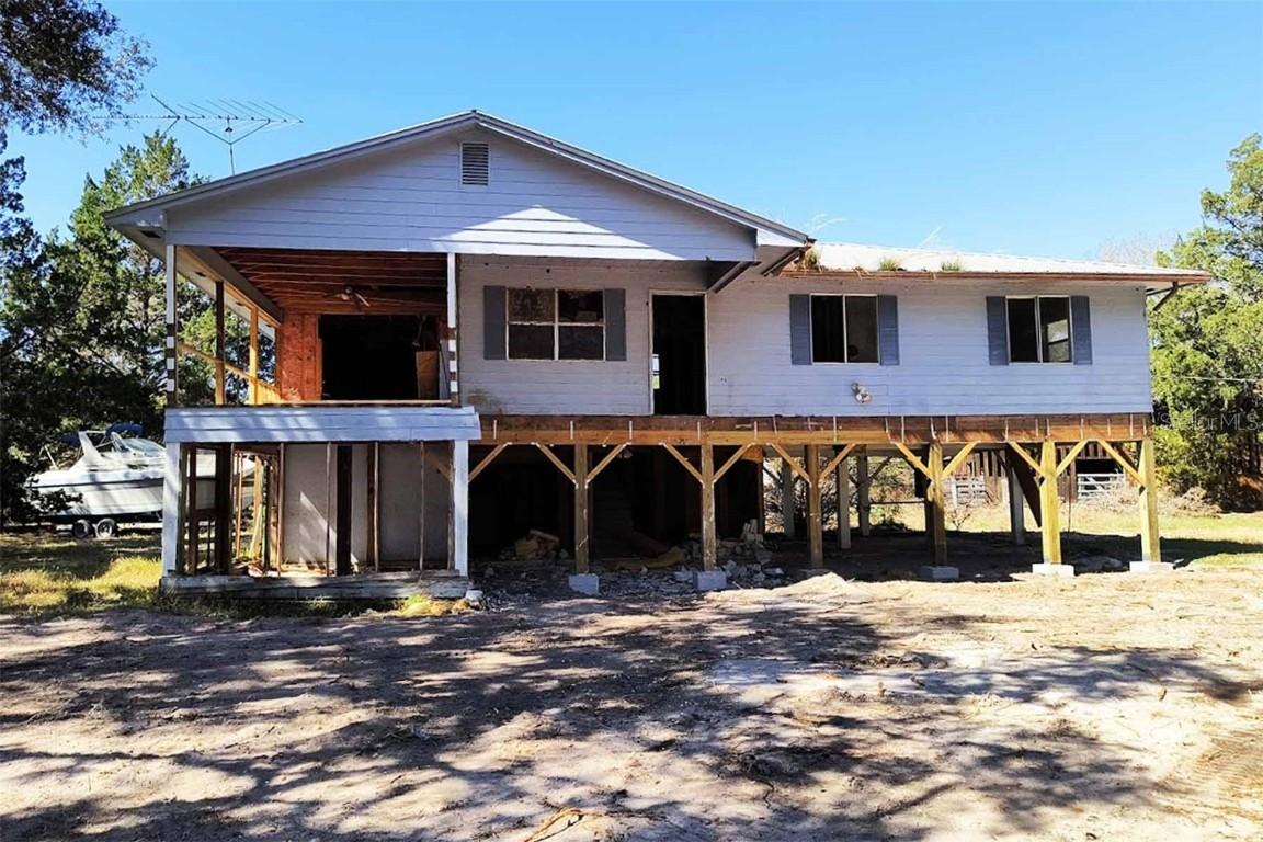 110 Violet Fox Dr., Crescent City, FL 32112