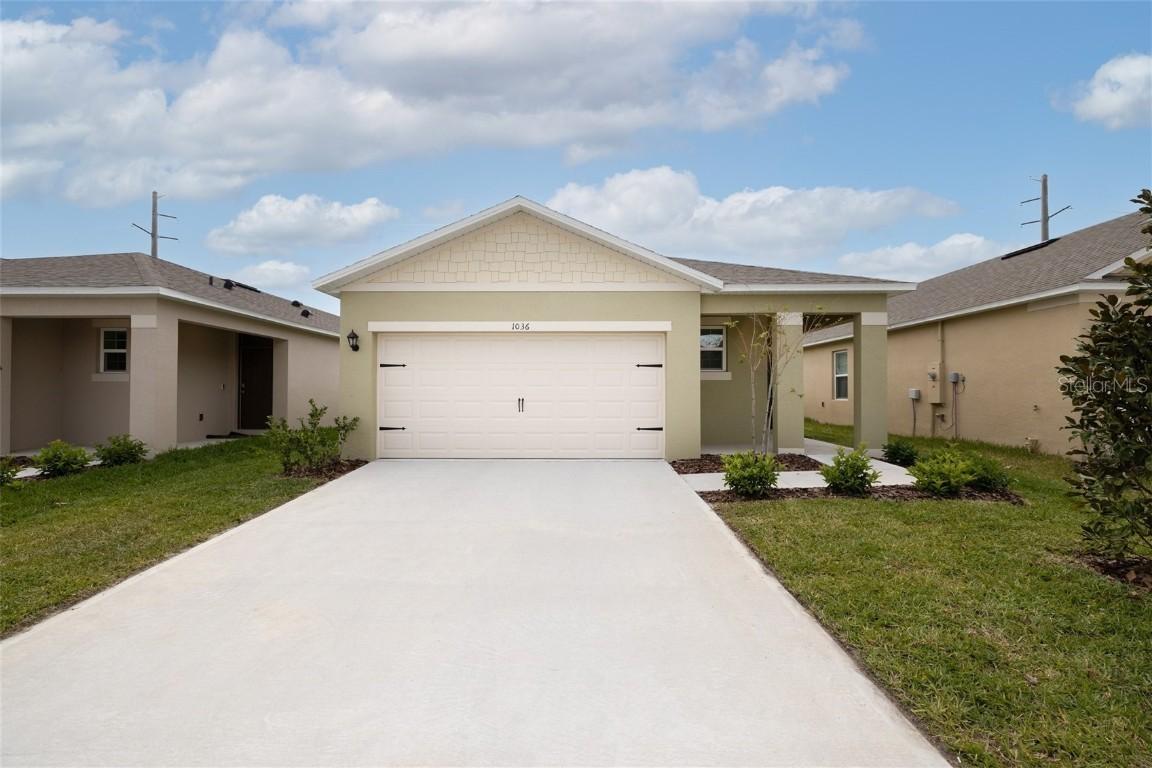 1036 Victoria Parc Ave., Orange City, FL 32763