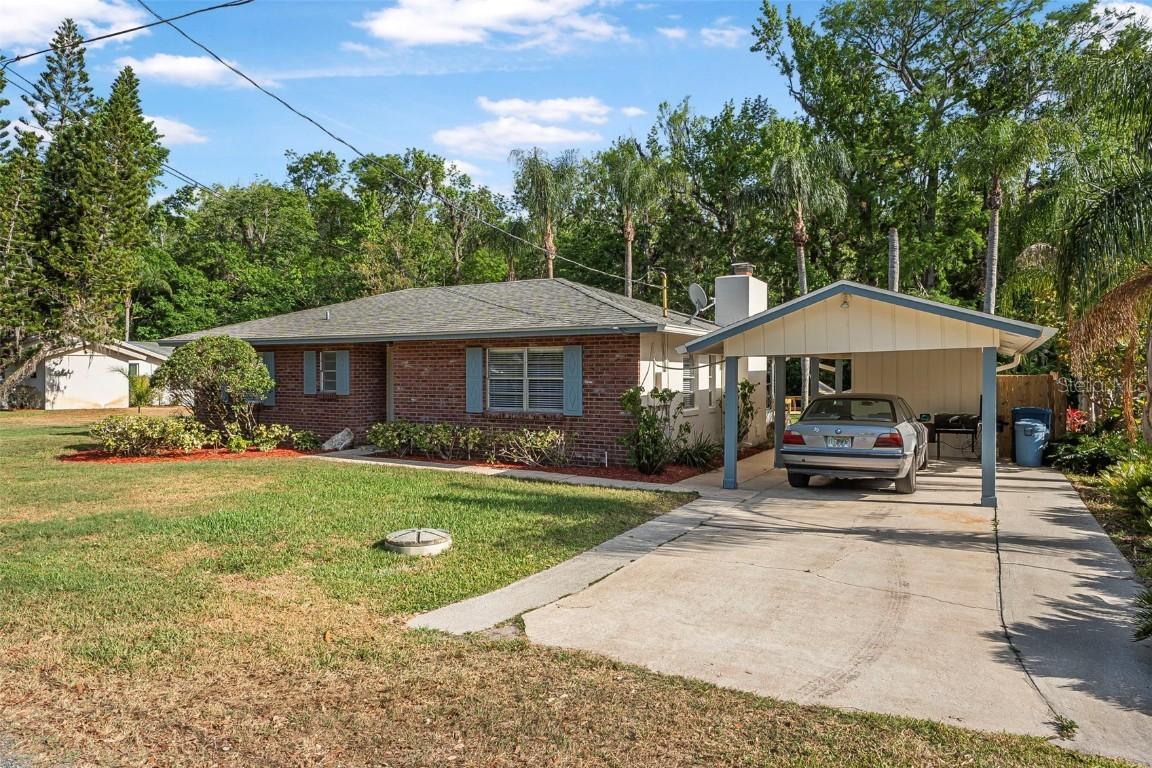 1877 Riveredge Dr., Astor, FL 32102