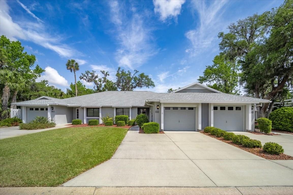 88 Lake Forest Pl., Palm Coast, FL 32137