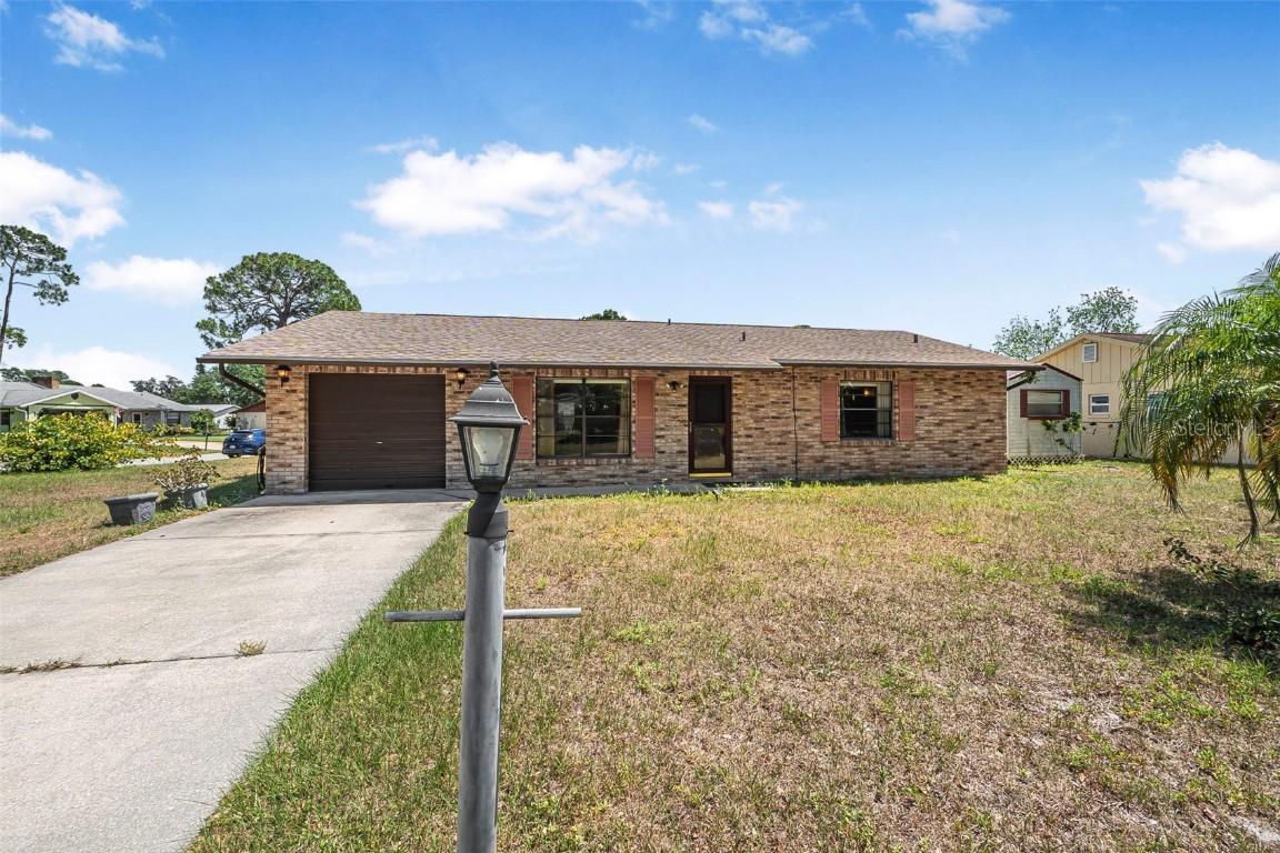 2 Wildwood Dr., Edgewater, FL 32132
