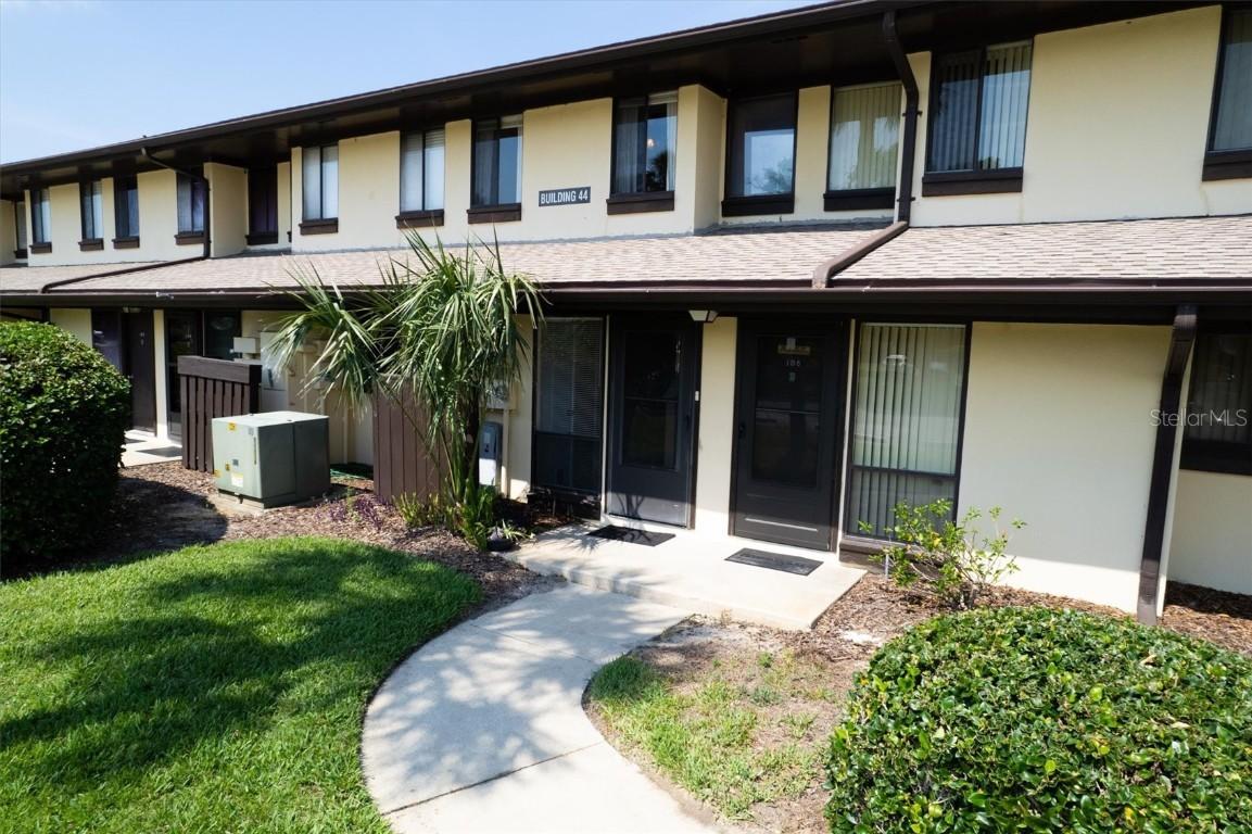 44 Club House Dr. #105, Palm Coast, FL 32137