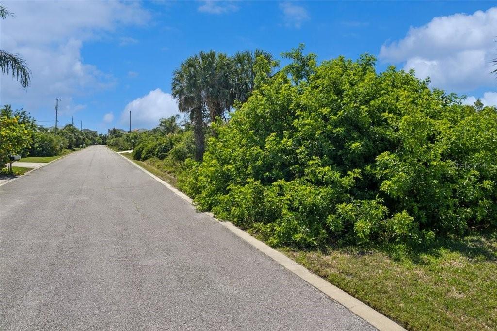 16 Mahoe Dr., Palm Coast, FL 32137