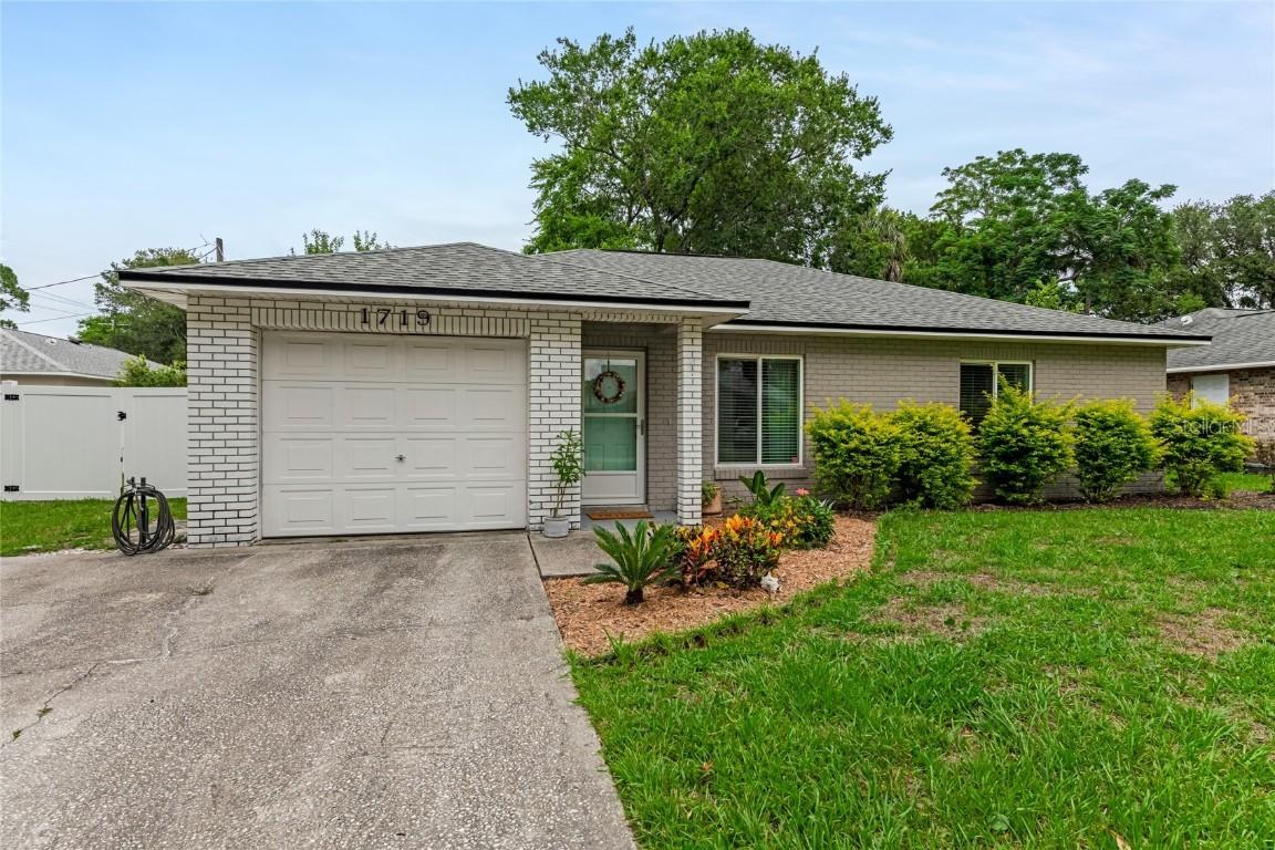 1719 Anniston Ave., Daytona Beach, FL 32117