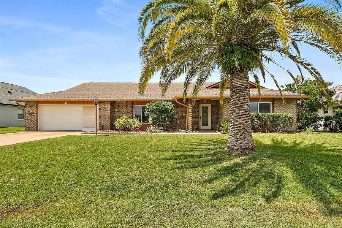 5 Charles Ct., Palm Coast, FL 32137