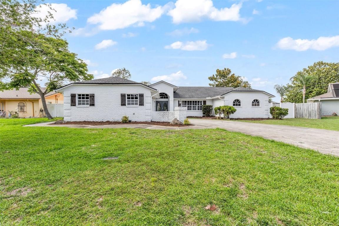 33 Fischer Ln., Palm Coast, FL 32137