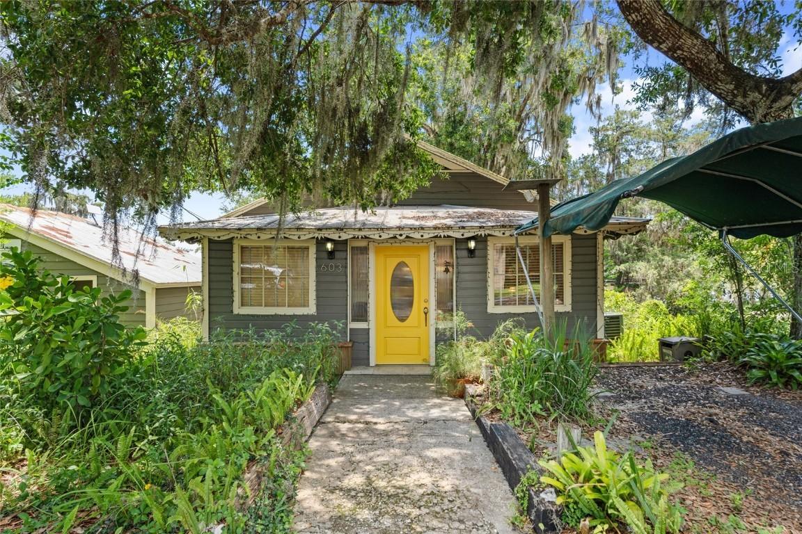 603 Front St., Welaka, FL 32193