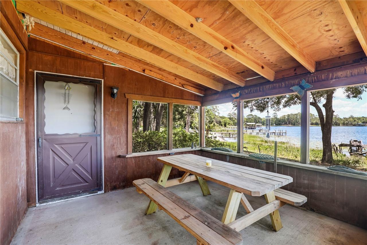 104 Carter Whittaker Ln., Pomona Park, FL 32181