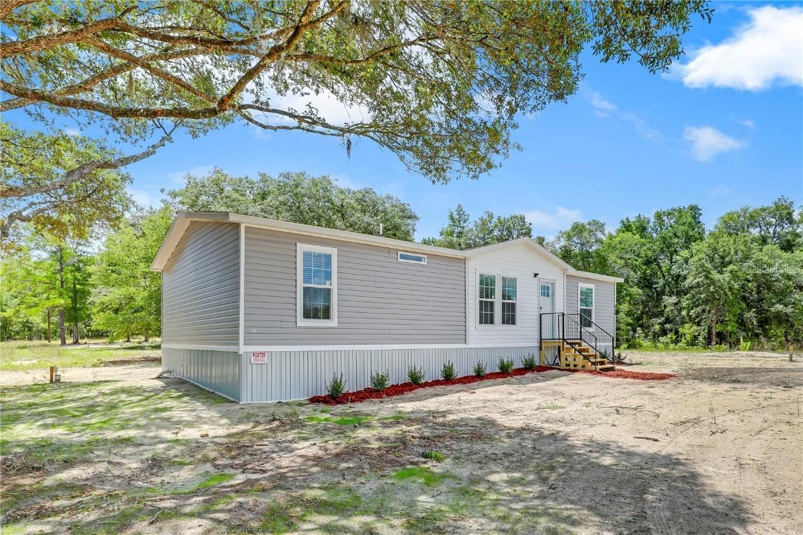 606 Ofarrell Ave., Interlachen, FL 32148