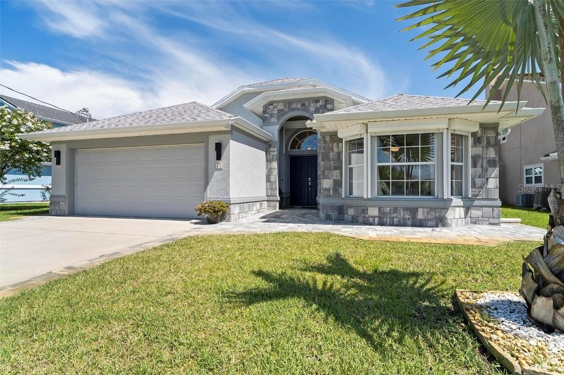 12 Comet Ct., Palm Coast, FL 32137