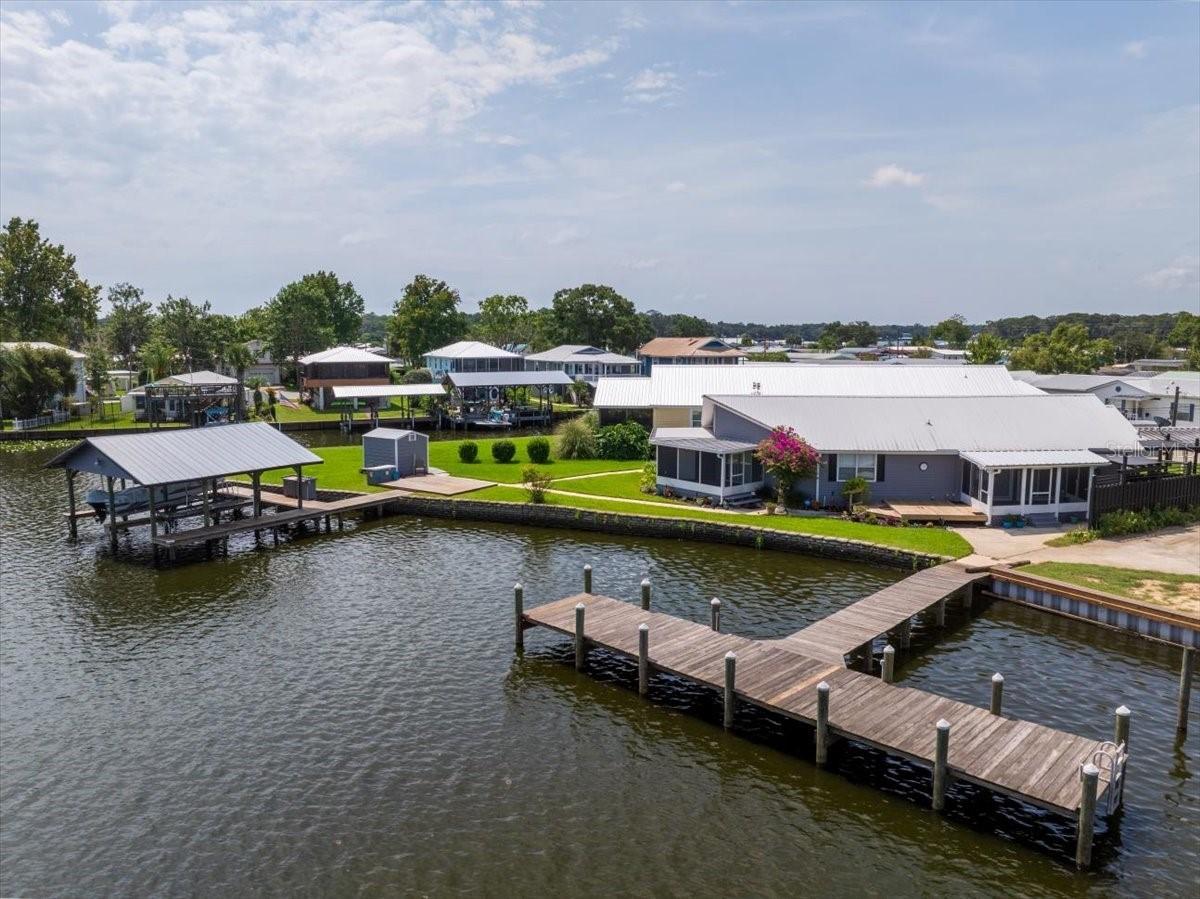 164 Moonlite Dr., Welaka, FL 32193