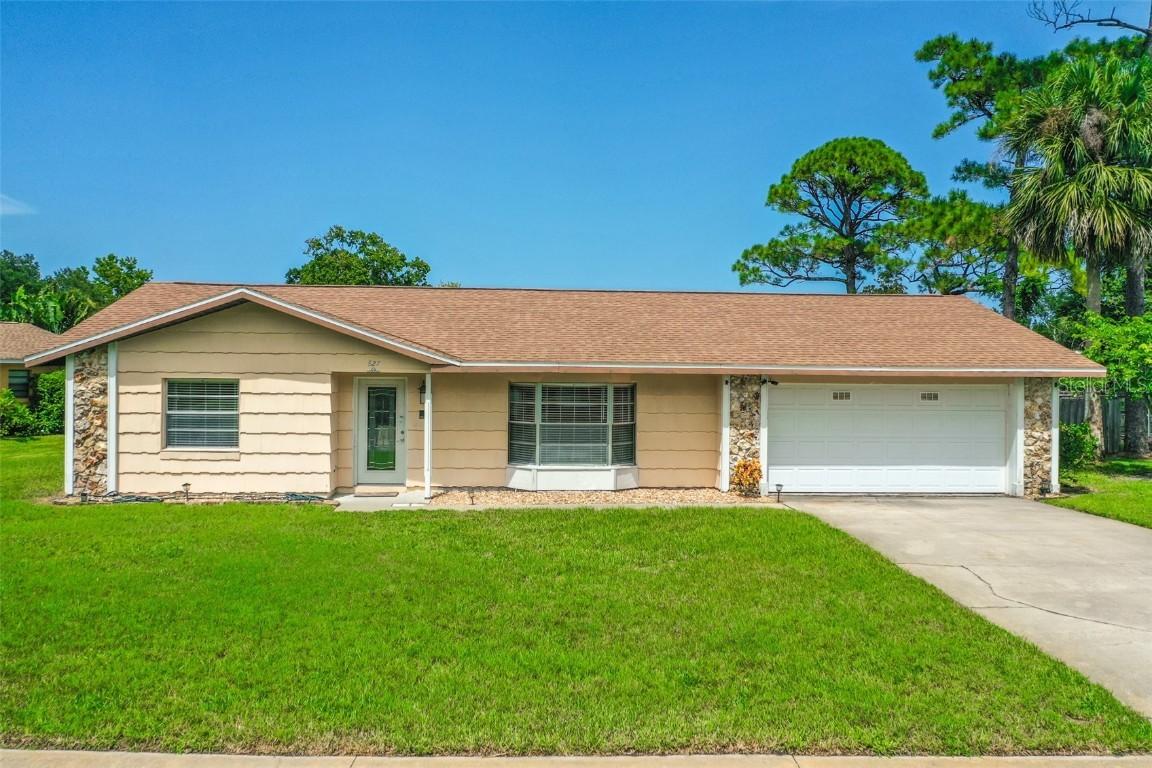 827 Wildwood Cir., Port Orange, FL 32127