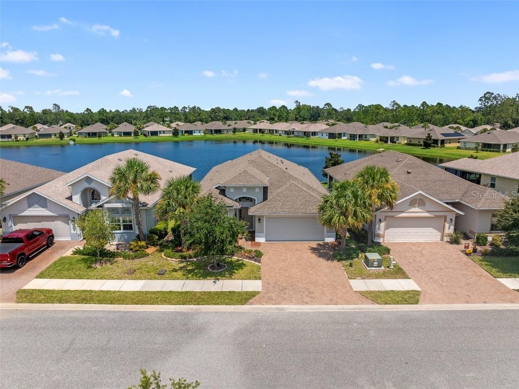 118 Park Place Cir., Palm Coast, FL 32164