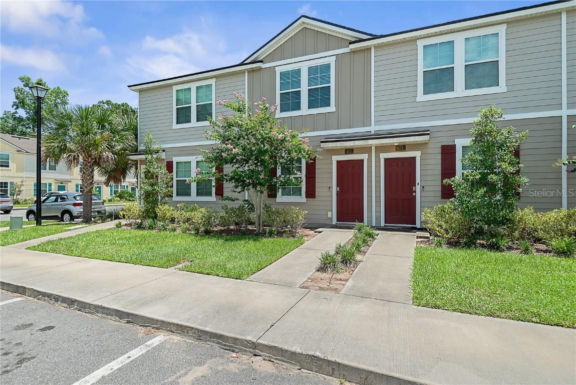 877 Rotary Rd., Jacksonville, FL 32211
