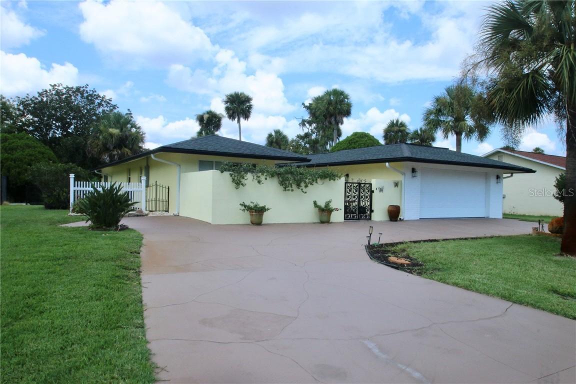 10 Cooper Ln., Palm Coast, FL 32137