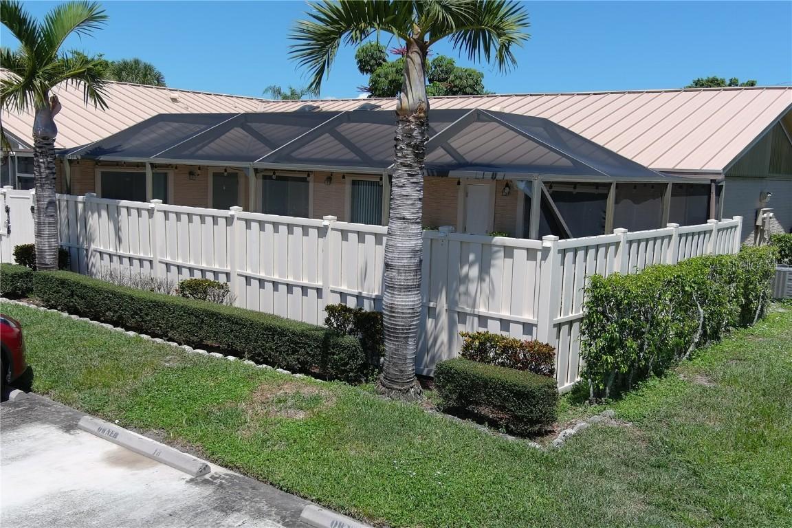 5258 Eagle Lake Dr., Palm Beach Gardens, FL 33418