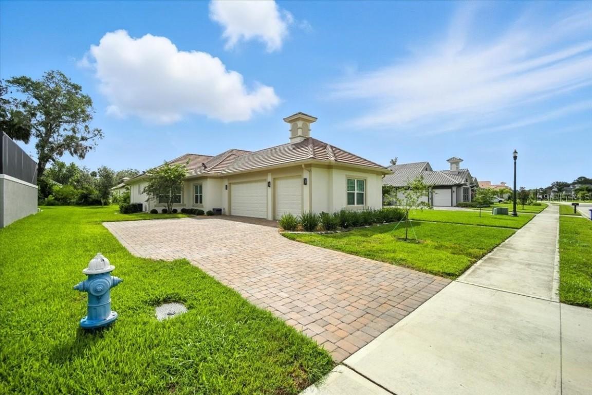 74 New Leatherwood Dr., Palm Coast, FL 32137