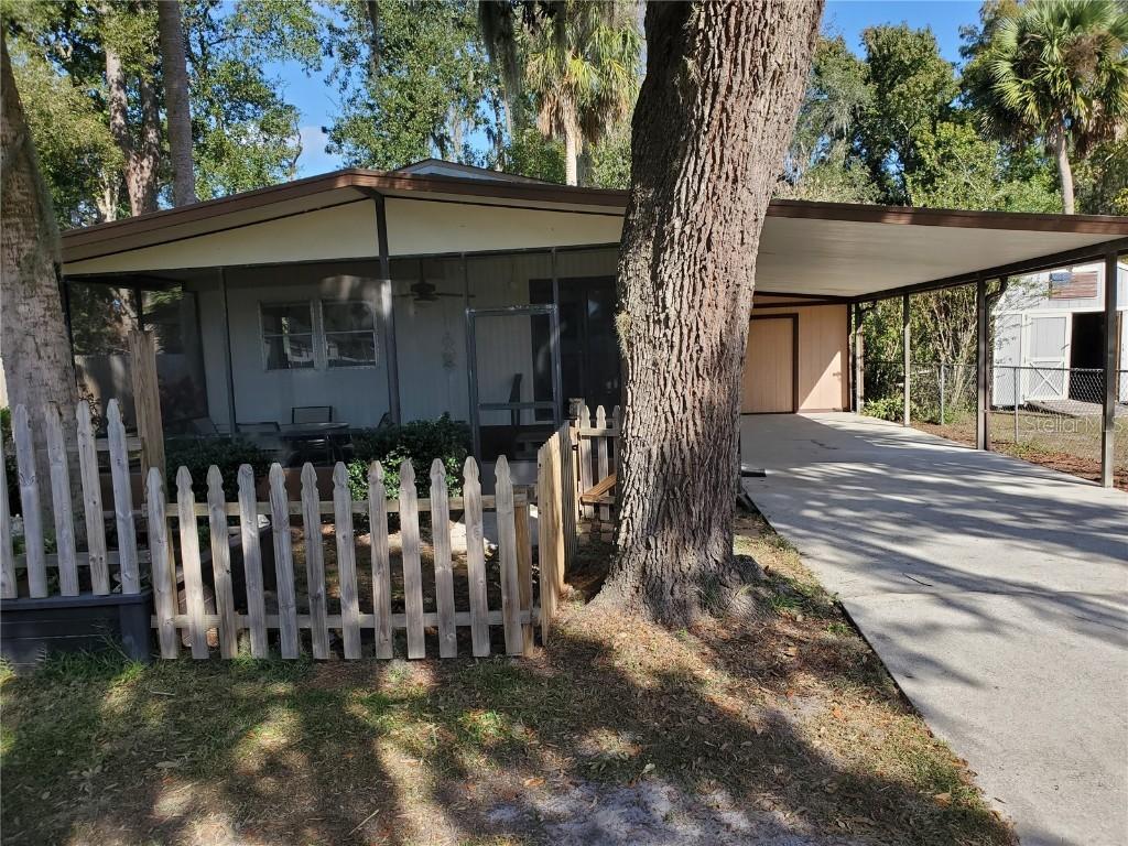 110 Magnolia St., Satsuma, FL 32189