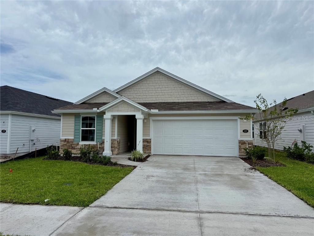 127 W Waverly Ln., Palm Coast, FL 32164