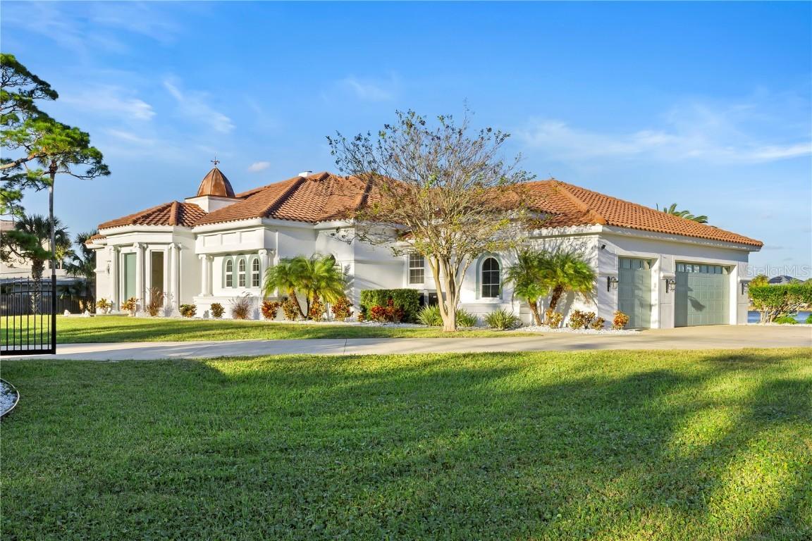 660 Lambert Ave., Flagler Beach, FL 32136